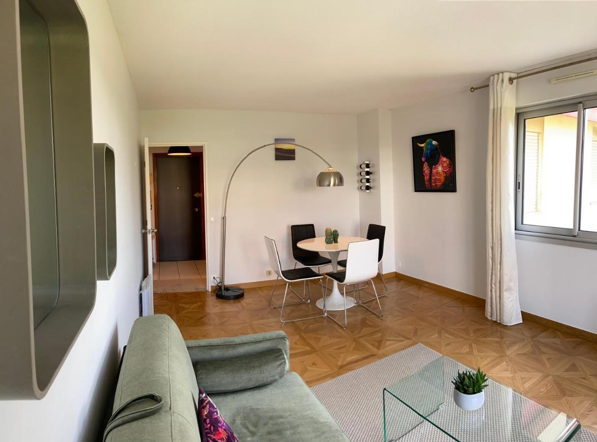 Apartment Vue A 100m Des Plages, Classe 4* Biarritz